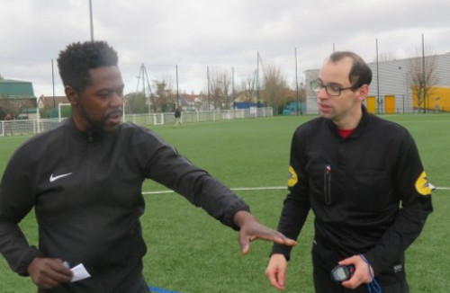 Arbitres para foot adapté
