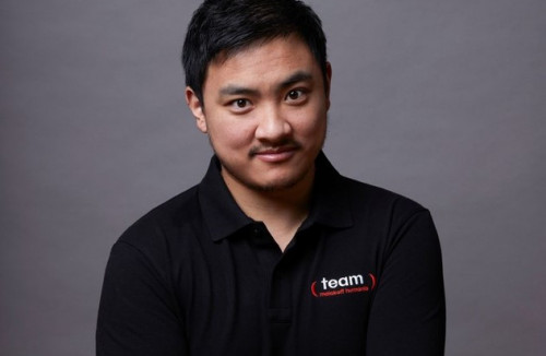 Le pongiste A. Zhao prêt pour Brie